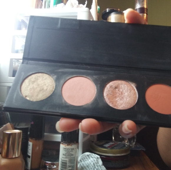 Younique Eyeshadow Palettes - Picture 4 of 4